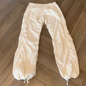 ✨Lululemon Women’s Off-white/Cream Trackpants
